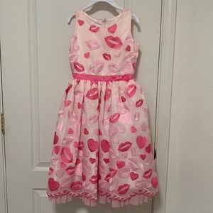 Beautiful dresses with no tag, can't remember which brand, just wear few times